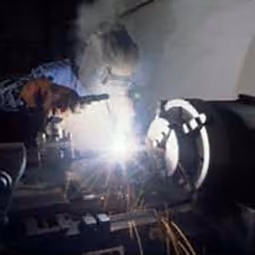 Machining and welding work on a valve body in the KEI workshop